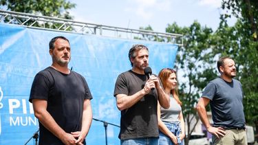 ANUNCIO. Achával hizo la presentación de la obra junto a funcionarios y vecinos del barrio.