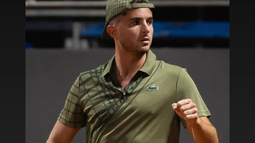 Santiago Rodríguez Taverna hizo un buen torneo en Bolivia. Ahora busca la final de dobles. Santiago Rodríguez Taverna hizo un buen torneo en Bolivia. Ahora busca la final de dobles.