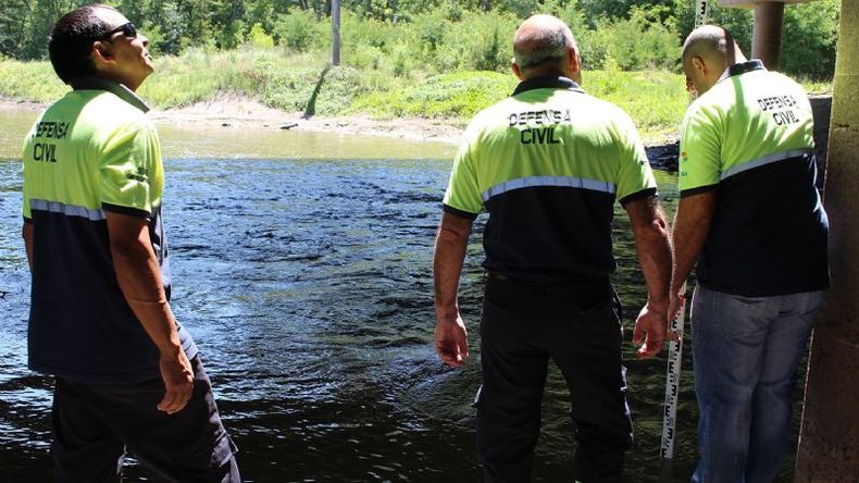 Cada verano Defensa Civil realiza operativos de prevención en las zonas acuáticas de Pilar..