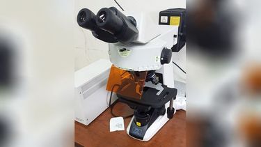 APARATO. El nuevo microscopio ya presta servicio en el Falcón..