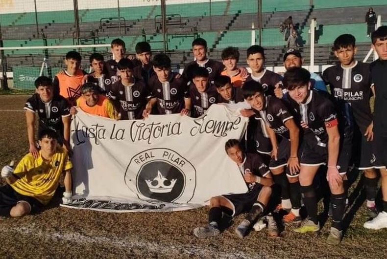 PELEA. La Sexta División de Real Pilar ganó 5-2 y está a 2 puntos del líder JJ Urquiza.