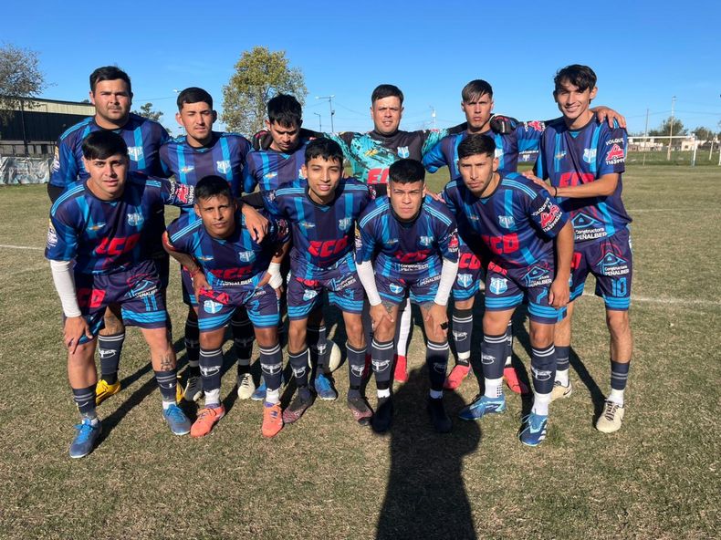 La formaci&oacute;n de Flecha Azul, que el s&aacute;bado dividi&oacute; puntos como local ante Uni&oacute;n de Del Viso.