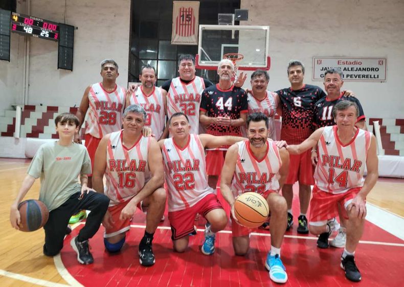 Los Master +51 de Atlético Pilar empezaron el 2025 con una doble alegría.