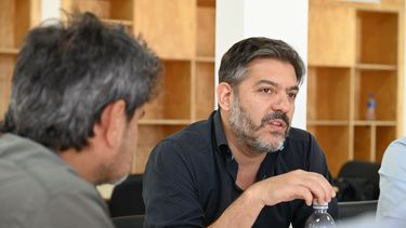 ENTREVISTA. Carlos Bianco entrevistado por El Diario, este martes en el nuevo Polo Educativo de Villa Luján, en Derqui.