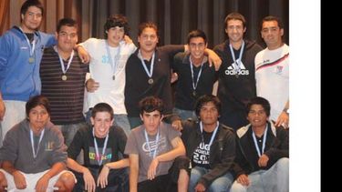 Los Juveniles de la Escuela Municipal son los flamantes campeones de 2012..