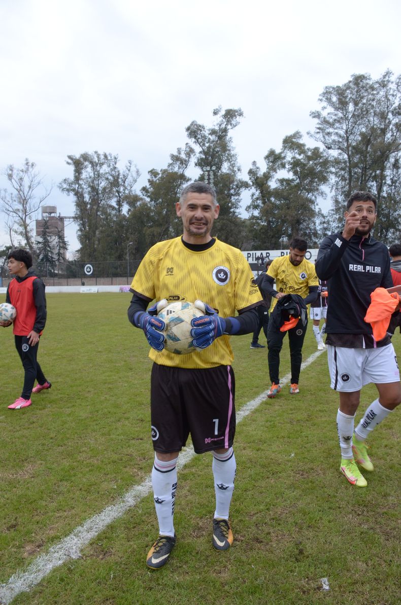 Matías Cano vuelve al arco de Real Pilar.
