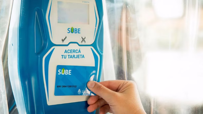 Desde el 1° de julio rigen las nuevas tarifas para los boletos de trenes y colectivos en el AMBA y con esto cambió el saldo límite para viajar con la SUBE.
