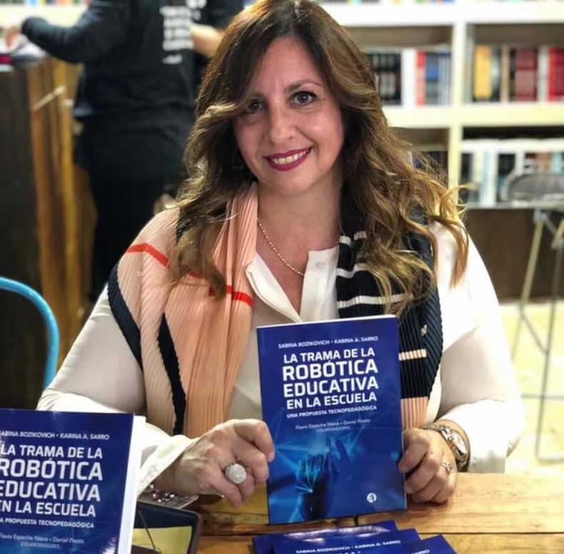 Karina tiene pasión por la tecnología y la innovación. (Facebook Karina Sarro)..png