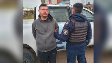 El homicida tiene antecedentes penales y pesaba sobre él una restricción de acercamiento contra su ex. El homicida tiene antecedentes penales y pesaba sobre él una restricción de acercamiento contra su ex.