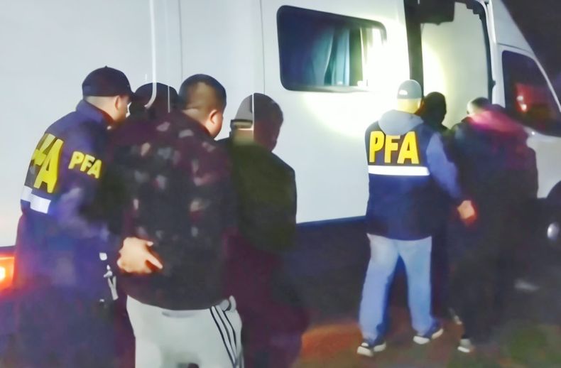 Hasta el momento fueron detenidas 9 personas, la mayoría de ellas de nacionalidad china.&nbsp;