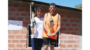 PRIMEROS. Darío Vallejos y Silvina Muñoz ganaron la general de los 8K..
