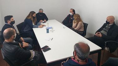 A MEDIAS. Empresarios gastronómicos se reunieron con el gobierno. Por ahora, trabajan con delivery o take away..
