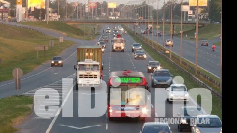 Desde febrero, los camiones tendrán ventajas para circular de noche. En hora pico, será mucho más caro..