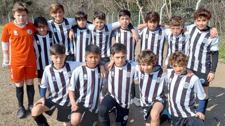 EQUIPO. La 2010 de Real Pilar fue pura contundencia ante Alem..