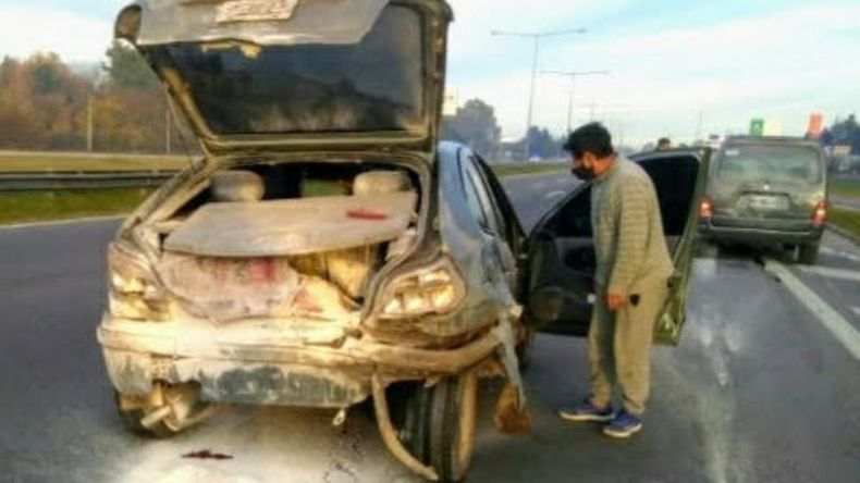 La acompañante del automóvil debió ser trasladada al hospital Sanguinetti. .