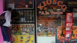 Los kioscos intentan resistir la crisis