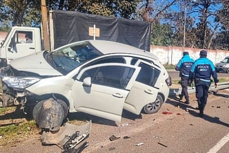 El C3 terminó chocando contra el guardarrail.