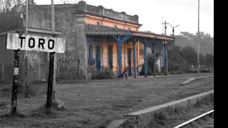 (Foto. www.presidentederqui.com) Edificio de la estación Toro, construido a fines del siglo 19..