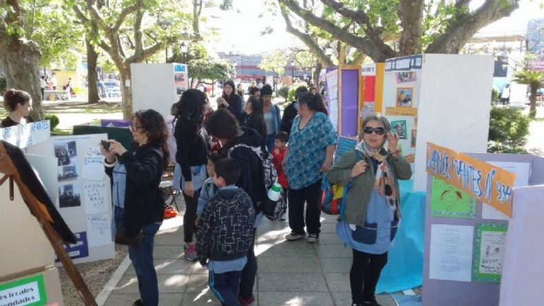 Bibliópolis vuelve a la plaza 12 de Octubre.