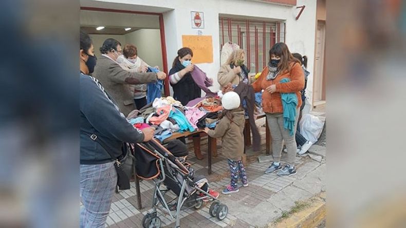 Comenzamos la campaña #AbrigandoPilar. Comenzamos en nuestro querido comité de Pilar y seguiremos por distintas localidades. Querés sumarte? Querés donar? Contactate y acompañemos juntos en estos momentos duros. Lautaro Lucas / @LautiLucas_. .