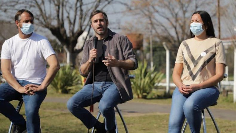 Con candidatos. Achával hizo el anuncio rodeado por candidatos del Frente de todos. entre otros, el secretario de Gobierno Santiago Laurent y su par de la Mujer, Eva Molina.“El esfuerzo que hicimos entre todos durante el último tiempo valió la pena. Ahora, es el momento de seguir construyendo el Pilar y el Derqui que tanto nos merecemos. Y obras como las que anunciamos hoy serán fundamentales para lograrlo”, dijo Laurent..