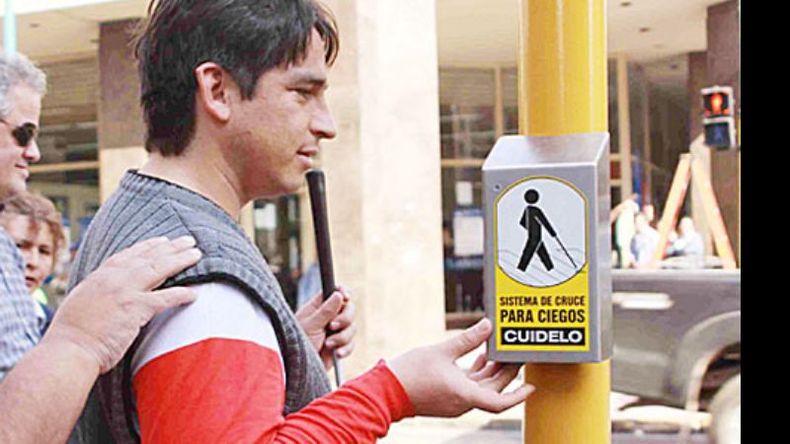 En la ciudad de Buenos Aires ya hay semáforos para ciegos..