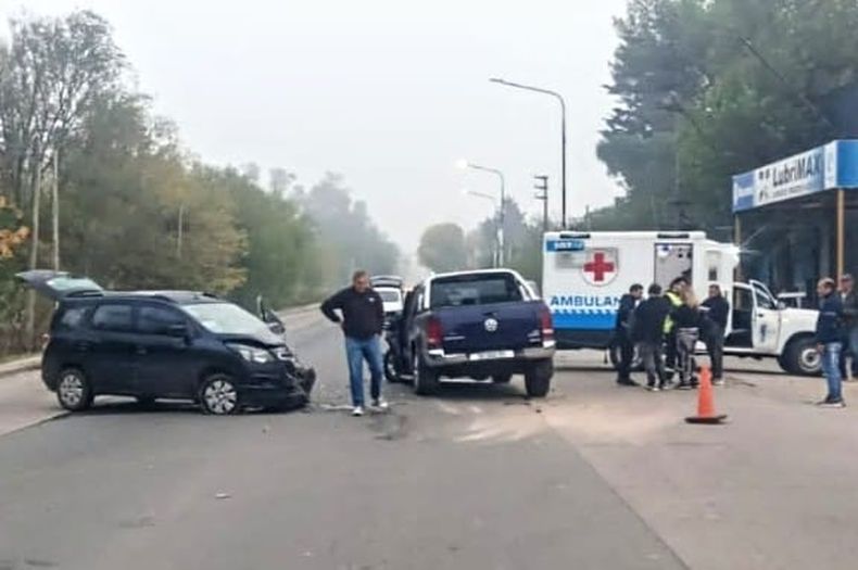 El triple choque dejó como saldo un conductor herido, que debió ser trasladado al hospital Sanguinetti.&nbsp;