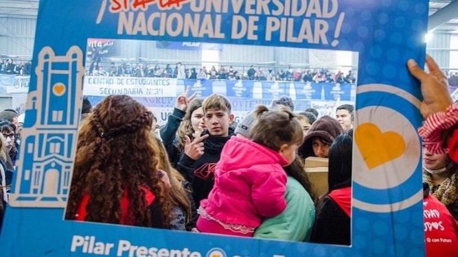 IMPULSO. Miles de jóvenes se reunieron en Pilar para pedir que Diputados dé tratamiento a la Universidad..