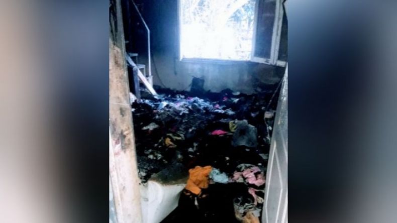 NO QUEDÓ NADA. Interior de una de las gabitaciones de la casa quemada..