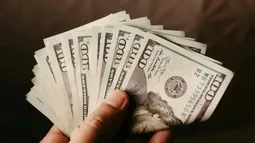 Mirá a cuánto cotiza el dólar blue, el dólar ahorro, el dólar tarjeta y el dólar oficial en Argentina, según el promedio del Banco Central. Mirá a cuánto cotiza el dólar blue, el dólar ahorro, el dólar tarjeta y el dólar oficial en Argentina, según el promedio del Banco Central.