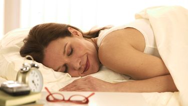 como dormir en tu posicion favorita sin danar tu salud