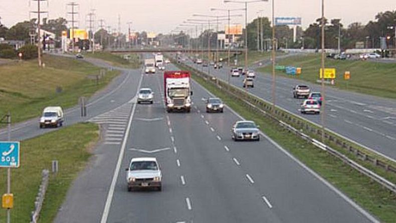 PELIGRO. La mayoría no conoce la velocidad máxima en autopistas..