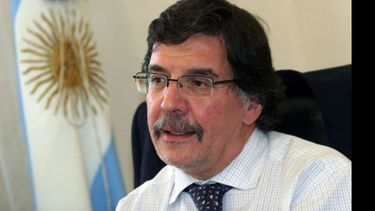 El ministro Sileoni ofreció pasar el mínimo nacional de 2.800 a 3.280 pesos..
