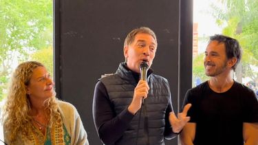 PRE CIERRE. Analía Leguizamón, Diego Santilli y Sebastián Neuspiller, en un restorán del centro de Pilar.&nbsp;