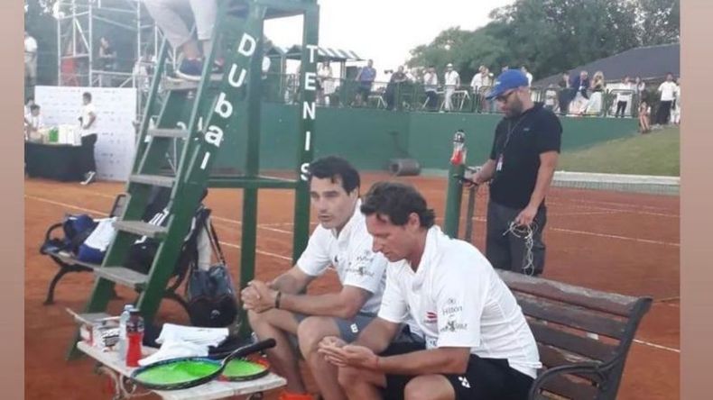 Hernán Drago y David Nalbandian en un alto de la intensa jornada tenística. .