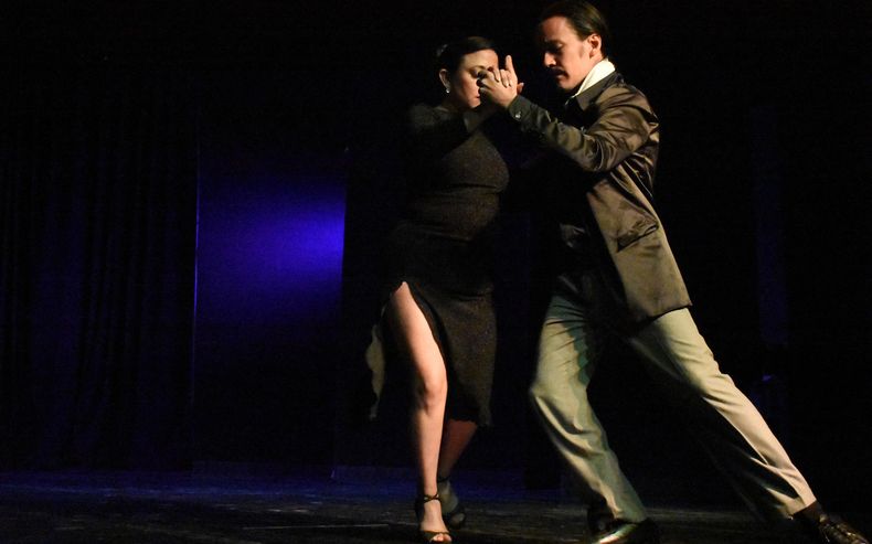 Celebramos la danza pilarense y bonaerense en nuestro Teatro Municipal Ángel Alonso junto al Festival Kilómetro Danza del Instituto Cultural de la Provincia de Buenos Aires. Disfrutamos las presentaciones de los elencos de danza locales Ad Hoc Cia Inestable, Compañía Tradiciones Gauchescas y Renacer de mi Pago, Crew, Quimera Ballet, David Martínez y Nadia Bellosi, Compañía Ba.I.Lo y Escuela de Flamenco Itinerante. Subsecretaría de Cultura Pilar.