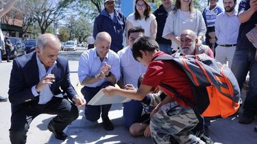 EN VEREDA. Salvador y Ducoté, destacaron las obras que se inauguran..