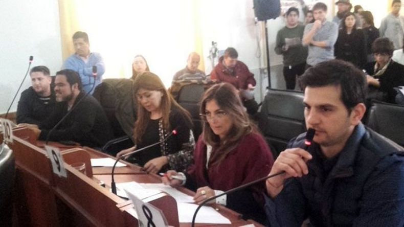 APOYO. Juan Pablo Rold{an (JP) hace uso de la palabra durante la sesión. Fue uno de los impuldores de la iniciativa..