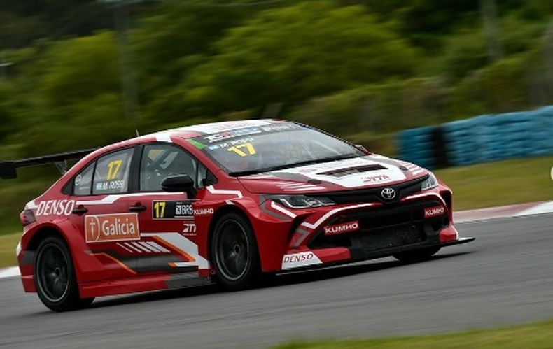 Matías Rossi y su Toyota protagonista en Rosario.