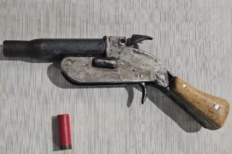 El detenido disparó al aire con un pistolón calibre 12.&nbsp;