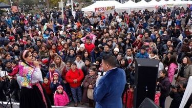 Fiesta peruana en la plaza