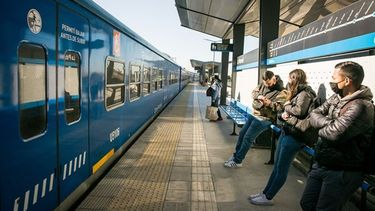 Hoy inauguraron la nueva estación La Paternal del tren San Martin, obra abandonada por 5 años. (Pensar que los macristas que me seguían años atrás aplaudían estas noticias, hoy me tratan de kuka por mostrarlo  y ningunean estas cosas). ?izcocho antiguo y rancio, muy rancio / @Bizco_Chuelo..