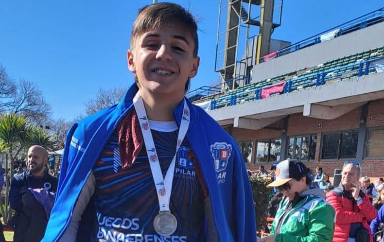 PLATEADO. Tomas Cerulli finalizó segundo en lanzamiento de bala Sub 14.