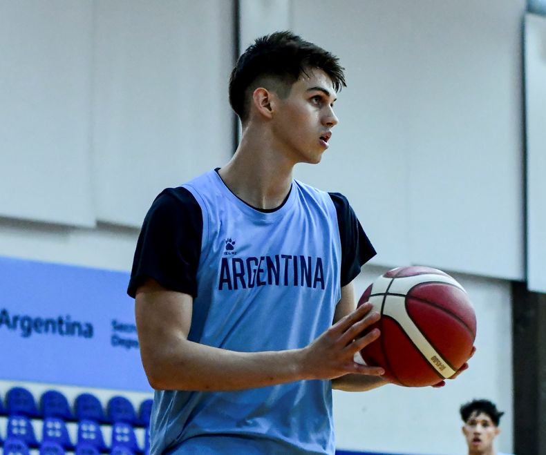 Lucas Giovannetti sigue en la concentración en el Cenard.
