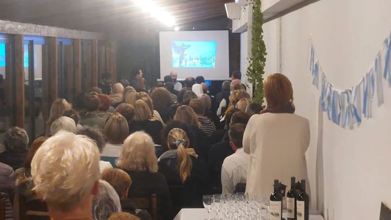 El encuentro para celebrar los 12 años de papado reunió a unas 80 personas.&nbsp;