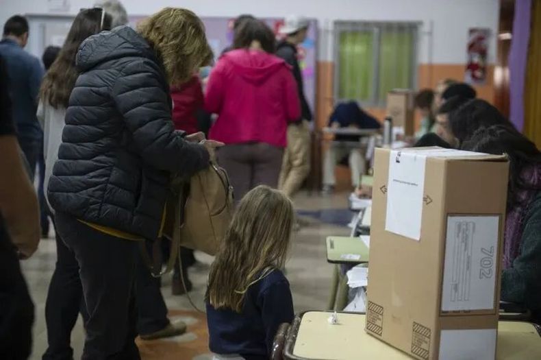 El oficialismo impulsa una reforma electoral que incluye la eliminación de las PASO.