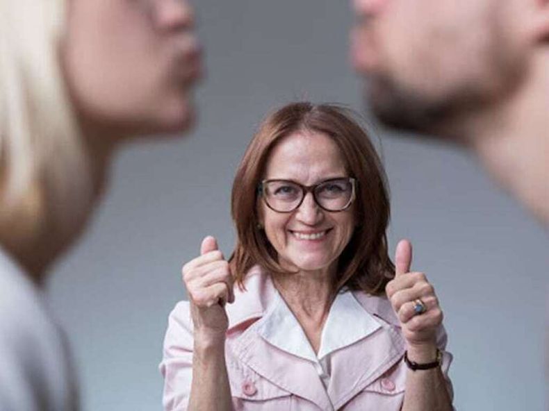 Hoy es el Día de la Suegra. (elsol.com.ar)..jpg