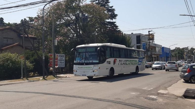 La nueva parada, poco querida por los pasajeros. Foto @pilaradiario..