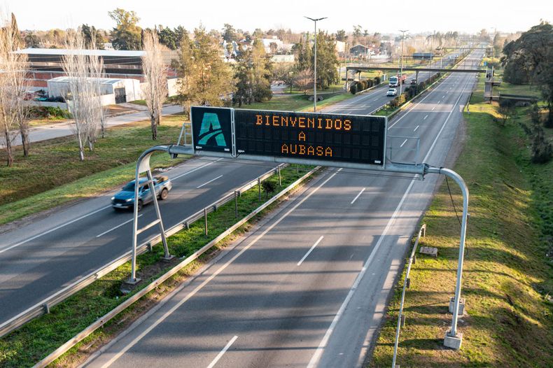 Con el nuevo sistema de lectura automtica de patentes los conductores ya no deben adherir la oblea de TelePASE El sistema funciona en algunas autopistas