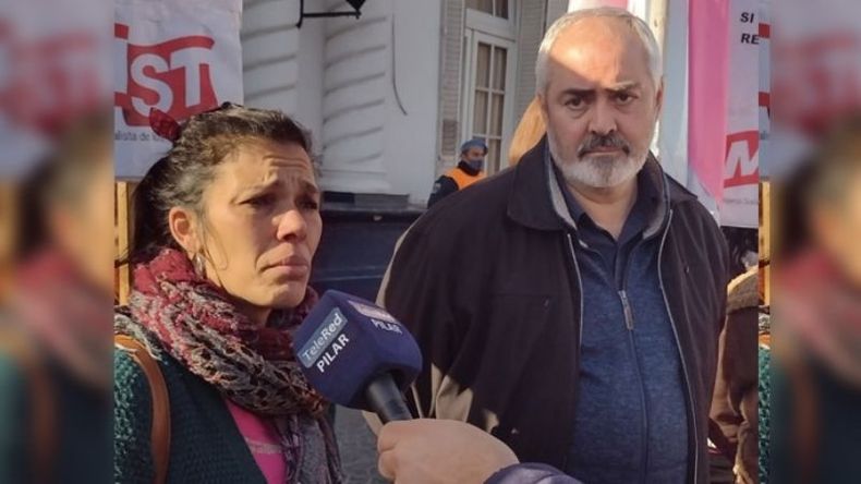 CANDIDATOS. Espasa con Bodart, durante la macha al municipio. .